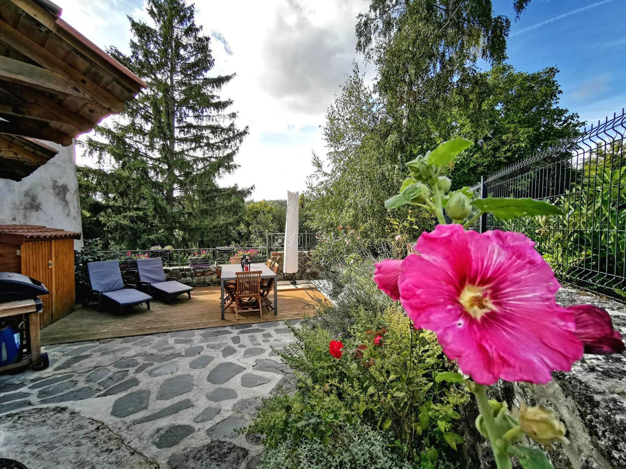 Grande Maison Au Coeur D'Un Village Historique Avec Terrasse Et Wifi Inclus - Fr-1-582-308 Saint-Vidal Exterior foto